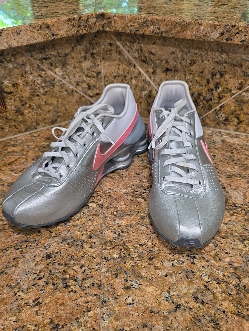 Vintage Y2K Nike Shox - SZ 9.5